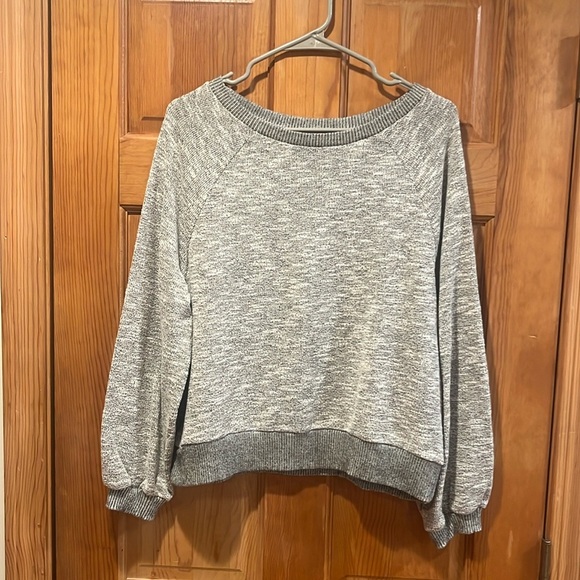 Abercrombie & fitch women’s sweater size medium. - Picture 1 of 7